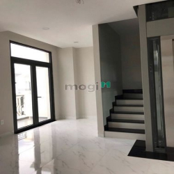 10 triệu cho 1 tầng nhà phố Vinhomes Quận 9  126m2