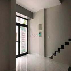 10 triệu cho 1 tầng nhà phố Vinhomes Quận 9  126m2