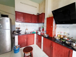 Bán chdv 36 phòng 350m2 mặt đường 16m. Khu dân cư phát triển.