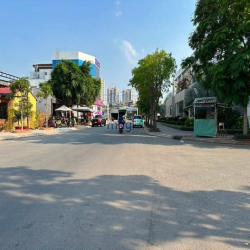 Chính chủ bán biệt thự mới sây dựng đừng Cao Đức Lân. Giá 53 tỷ
