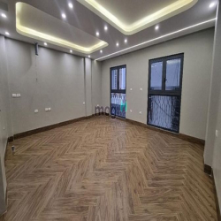 Ngõ nông 70m ra mặt phố Nguyễn Chí Thanh, phân lô 63m 7T 6.6m 19 tỷ 5