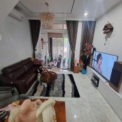 Cơ hội vàng: nhà lô góc 2 mặt tiền thủ đức, hoàn công chuẩn, pháp lý