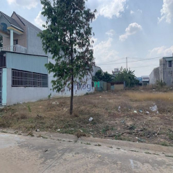 nhà em còn miếng đất sào đường nhựa cần bán, Xã Quảng tiến