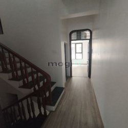 Bán nhà Trần Quốc Hoàn, Cầu Giấy, 40m2, 4T, MT 4m, ô tô, chỉ hơn 10 tỷ