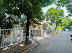 Bán biệt thự Mỹ Thái, Phú Mỹ Hưng, hai mặt tiền đường nhìn công viên
