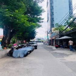 Cho thuê nhà ngang 8m 384/20 Nam Kỳ Khởi Nghĩa, quận 3, có thang máy