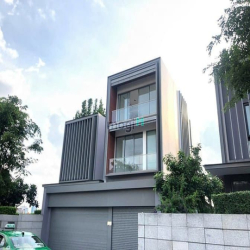 Bán biệt thự sang trọng bậc nhất Holm Thảo Điền Quận 2, 15x26, căn góc