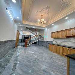 Nhà đẹp 4 Tầng, 65m2, Tỉnh Lộ 10 Giáp Tên lửa.