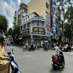 GÓC 2 MT Trần Hưng Đạo, P Cô Giang, Quận 1 Ngang 6x20m, Chỉ 50tr/th