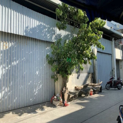 Bán nhà kho 16x17m SÁT MT Bà Hom- Đường thông Xe Tải - SÁT CHỢ PHÚ LÂM