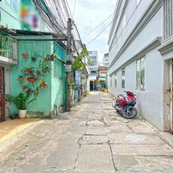 HOT HOT! Nhà 1 lầu hẻm 3m Lý Phục Man, Phường Bình Thuận, Quận 7