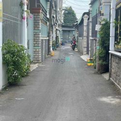 Nhà đường Đình Phong Phú, Xe Hơi Vào Nhà, 54m2,Nở Hậu, 2 tầng, TNP B