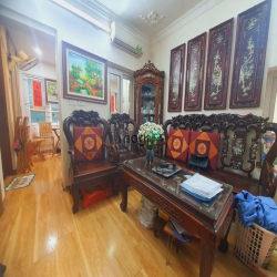 Bán căn hộ phố Ngọc Hà, Ba Đình, Lô góc, 45m2 2PN, giá 2.15 tỷ