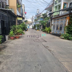 Bán nhà ngay ngã tư Bảy Hiền 5m x 10m, hẻm 5m thông chỉ còn 5.2 tỷ.