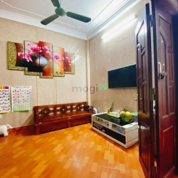Bán nhà Nghĩa Tân, phố Trần Cung, 50m 3 tầng, ô tô tránh, ở ngay
