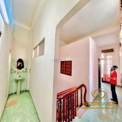 Cho thuê nhà 1 trệt 1 lầu cách đường Lý Văn Sâm 50m, P.Tam Hiệp