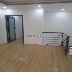 Chủ cần tiền bán gấp nhà đ.Thích quảng đức ,P5,phú nhuận,Dt:120m2 ,SHR