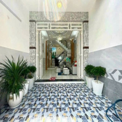 Bán nhà Huỳnh Tấn Phát Q7- - 50m2- nhỉnh 5tỷ