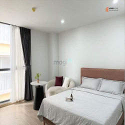 Căn hộ full nội thất ban công cửa sổ máy giặt riêng Lý Thái Tổ Quận 10