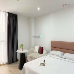 Căn hộ full nội thất ban công cửa sổ máy giặt riêng Lý Thái Tổ Quận 10