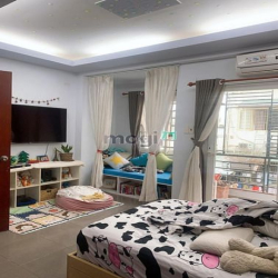 Nhà đẹp ! Hẻm xe hơi Phan Đăng Lưu Phú Nhuận 44m2 x 5 tầng chỉ 8,15 tỷ