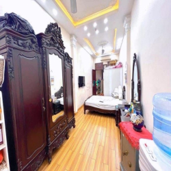 Thái  Thịnh mặt ngõ rộng kinh doan sầm uất, ô tô thoải mái