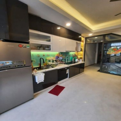 2 MTKD Hồ Bá Kiện 74m2 4 tầng nở hậu đẹp hiện đại chỉ 16.8 tỷ TL, gấp