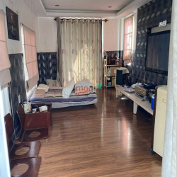 Cho thuê nhà nguyên căn quận Tân Bình, 6.5x20m 1 trệt 2 lầu sân thượng