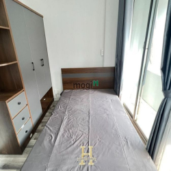 Căn Hộ 2 Phòng Ngủ Cao Cấp Gần Landmark Full tiện nghi Có Ban công