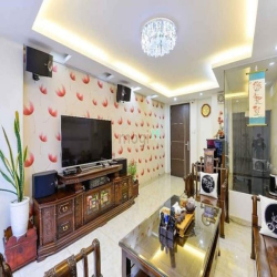 Siêu phẩm 5 tầng Ni Sư Huỳnh Liên - p10 - Tân Bình - 80m2.