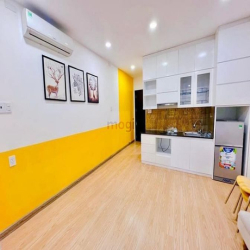 Căn hộ cao cấp trung tâm quận 1 full nội thất ban công