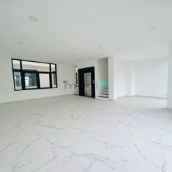Cho thuê nhà phố 84m2 đối diện chợ đêm thuận tiện kinh doanh