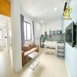 Căn hộ full nội thất cửa sổ đầy đủ ảnh sáng gần trung tâm Sài Gòn quận