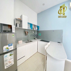 Căn hộ full nội thất cửa sổ đầy đủ ảnh sáng gần trung tâm Sài Gòn quận