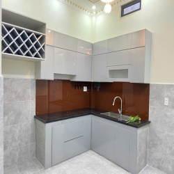 Bán nhà 1 trệt 2 lầu 1 tum, Sân thựơng , đường Lò Lu ,Trường Thạnh, Q9