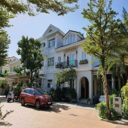Bán nhanh VILLA Chateau, Khu Compound Vip nhất Phú Mỹ Hưng.