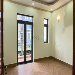 Bán nhà 1 trệt 2 lầu 1 tum, Sân thựơng , đường Lò Lu ,Trường Thạnh, Q9