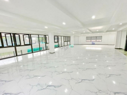 Cho thuê toà nhà văn phòng 15x20m số 330 Nguyễn Thị Thập Tân Quy Q7