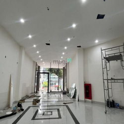 chính chủ cho thuê 3 sàn mỗi sàn 150m2