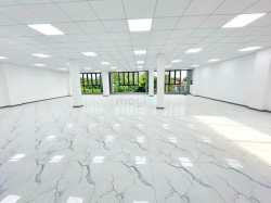 Cho thuê toà nhà văn phòng 15x20m số 330 Nguyễn Thị Thập Tân Quy Q7