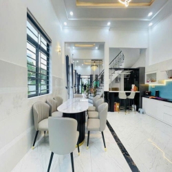 Biệt thự đường Tân Hiệp, Hóc Môn, căn góc 2 mặt tiền đường nhựa 12m