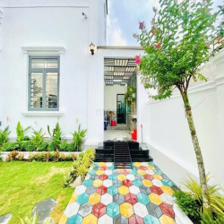 Biệt thự đường Tân Hiệp, Hóc Môn, căn góc 2 mặt tiền đường nhựa 12m
