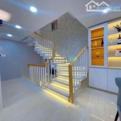 Giảm 400tr bán nhanh nhà HXH Đ. Sư Vạn Hạnh, Quận 10, 90m2, 3tỷ550tr,