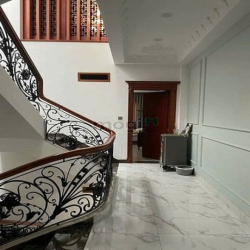 Biệt Thự TRƯỜNG CHINH-Khu VIP Bàu Cát- ÔTô Vào Nhà- 100M2-Có Thang Máy