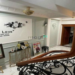 Biệt Thự TRƯỜNG CHINH-Khu VIP Bàu Cát- ÔTô Vào Nhà- 100M2-Có Thang Máy