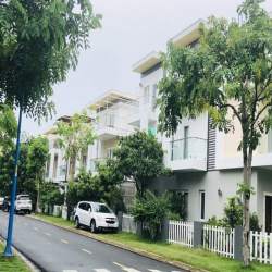 Cho thuê Nhà Melosa Khang Điền, 6x18m. Trệt + 2.5 lầu. giá 18tr/th.