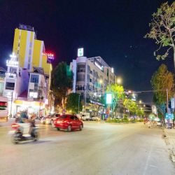 Nhà 2 lầu vị trí rất đẹp mặt tiền Xô Viết Nghệ Tĩnh, Cần Thơ