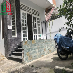 Villa 2 lầu đường Hồng Hà, P2 Tân Bình. DT 8x20m