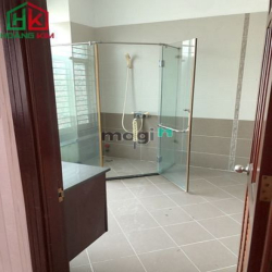 Villa 2 lầu đường Hồng Hà, P2 Tân Bình. DT 8x20m