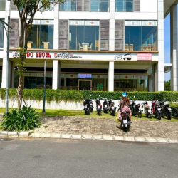 Cho thuê cặp shophouse 700m2 góc 2 đường lớn khu Midtown, PMH giá rẻ